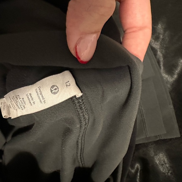 LULU LEMON LEGGINGS - Picture 4 of 4